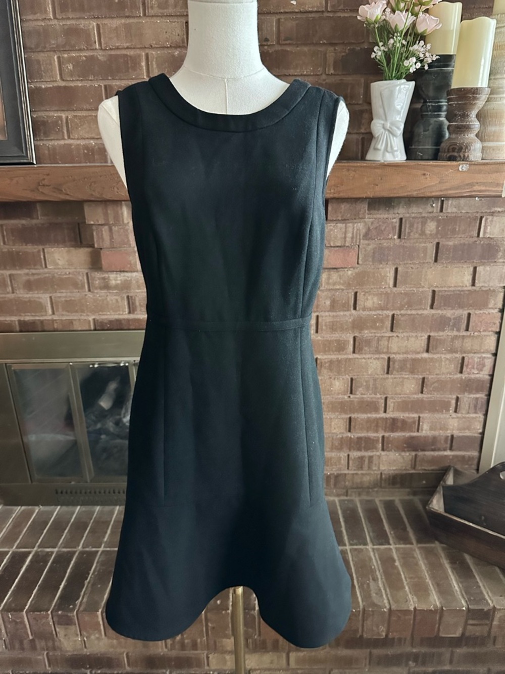 Vineyard Vines Little Black Dress Size 4 Sleeveless Drop Waist Flare Hem LBD